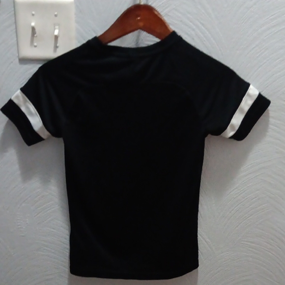 Nike Black and White Sports Tee - Picture 4 of 4
